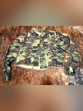 Taxi Vtg 90s Cropped Camo Denim Jacket Womans Sz XL Military Hip Hop Grunge